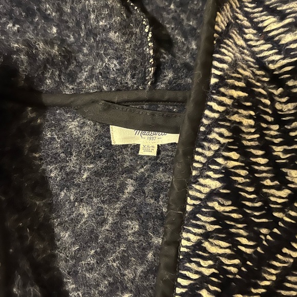 Madewell wool blend jacket with cream/navy chevron pattern. Size XS/S - Picture 4 of 4